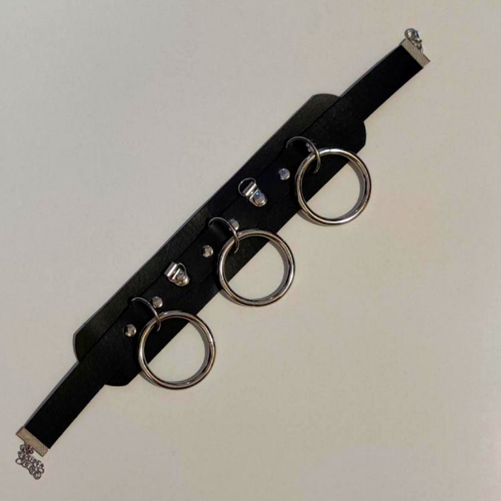 Hot Topic Choker